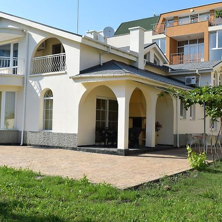 Hotel Eva Ravda Exterior photo