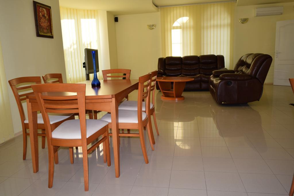 Hotel Eva Ravda Exterior photo